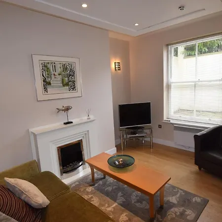 Easby Hall 22 * سكرابورو